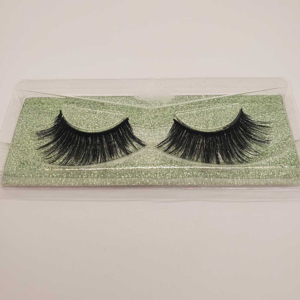 Mink lashes strip